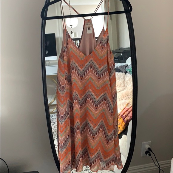 PEACE dress - Picture 1 of 2